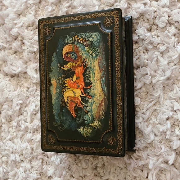 Jewelry Box Russian Lacquer hand painted - Picture 5 of 16